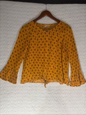 Mudd Mustard Paisley Button-Front Tie-Hem Blouse